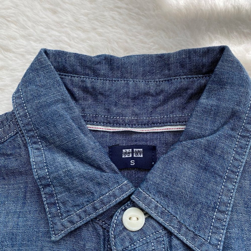 Uniqlo NWOT Men's Denim Utility Long-Sleeve Shirt, Blue Denim Classic, S/M - Picture 2 of 10